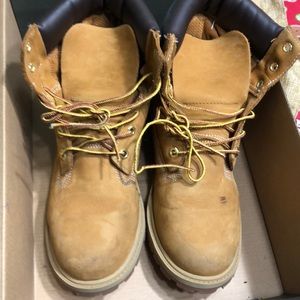 Timberlands Junior 6.5